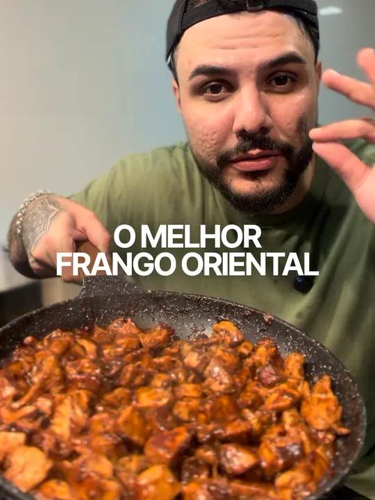 Frango oriental na frigideira